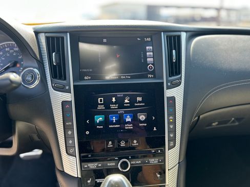 Used 2017 INFINITI Q60 Red Sport 400 image 16