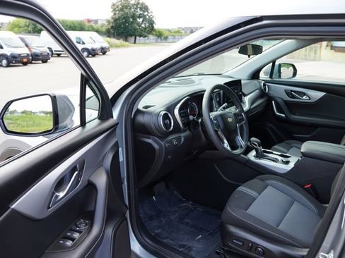 Used 2025 Chevrolet Blazer LT AWD/4WD image 17