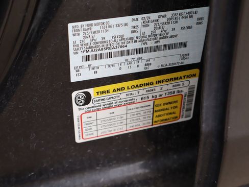 Used 2024 Ford Expedition Limited image 31