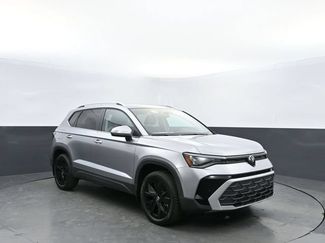 Used 2025 Volkswagen Taos SE FWD video 1