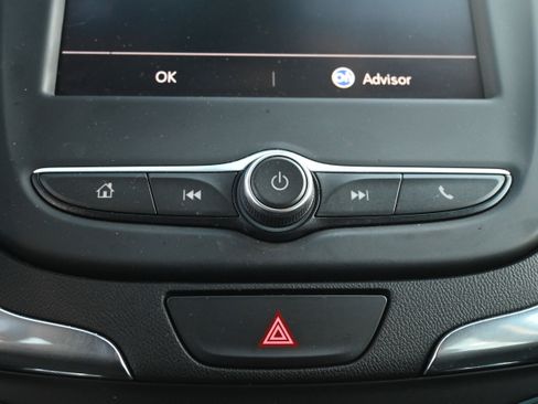 Used 2020 Chevrolet Equinox LT image 28