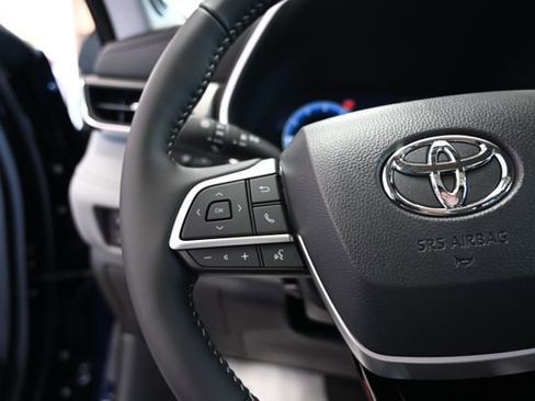 New 2026 Toyota Highlander Limited AWD/4WD image 26