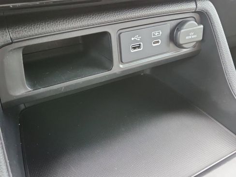 Used 2023 Honda Pilot LX image 29