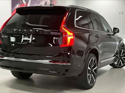 Used 2024 Volvo XC90 B6 Plus image 22