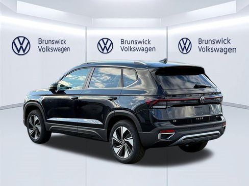New 2026 Volkswagen Taos SE AWD/4WD image 4