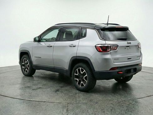 Used 2025 Jeep Compass Trailhawk image 6