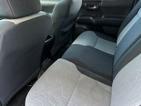 Used 2023 Toyota Tacoma TRD Off-Road image 13