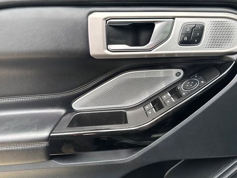 Used 2021 Ford Explorer Platinum w/ Equipment Group 601A AWD/4WD image 11