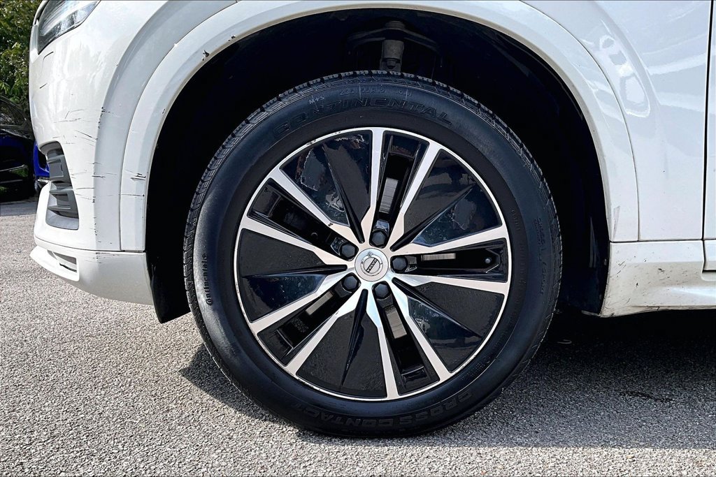 Used 2020 Volvo XC90 T6 Momentum AWD/4WD image 11