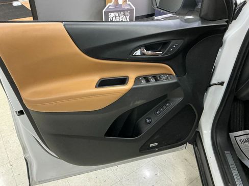 Used 2018 Chevrolet Equinox Premier image 12