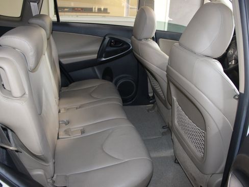 Used 2011 Toyota RAV4 Limited w/ Limited Extra Value Pkg image 22