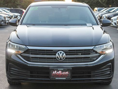 Used 2022 Volkswagen Jetta S image 2