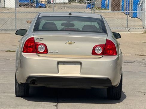 Used 2011 Chevrolet Malibu LS image 9