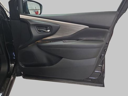 Used 2016 Nissan Murano Platinum image 11