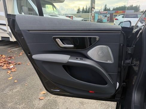 Used 2022 Mercedes-Benz EQS 450+ Sedan image 17