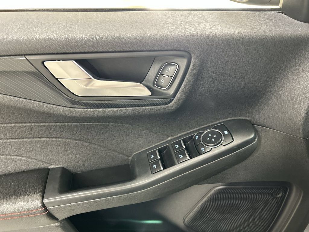 Used 2024 Ford Escape ST-Line AWD/4WD image 11