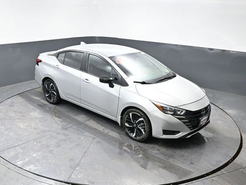 Used 2023 Nissan Versa SR w/ Trunk Package image 41