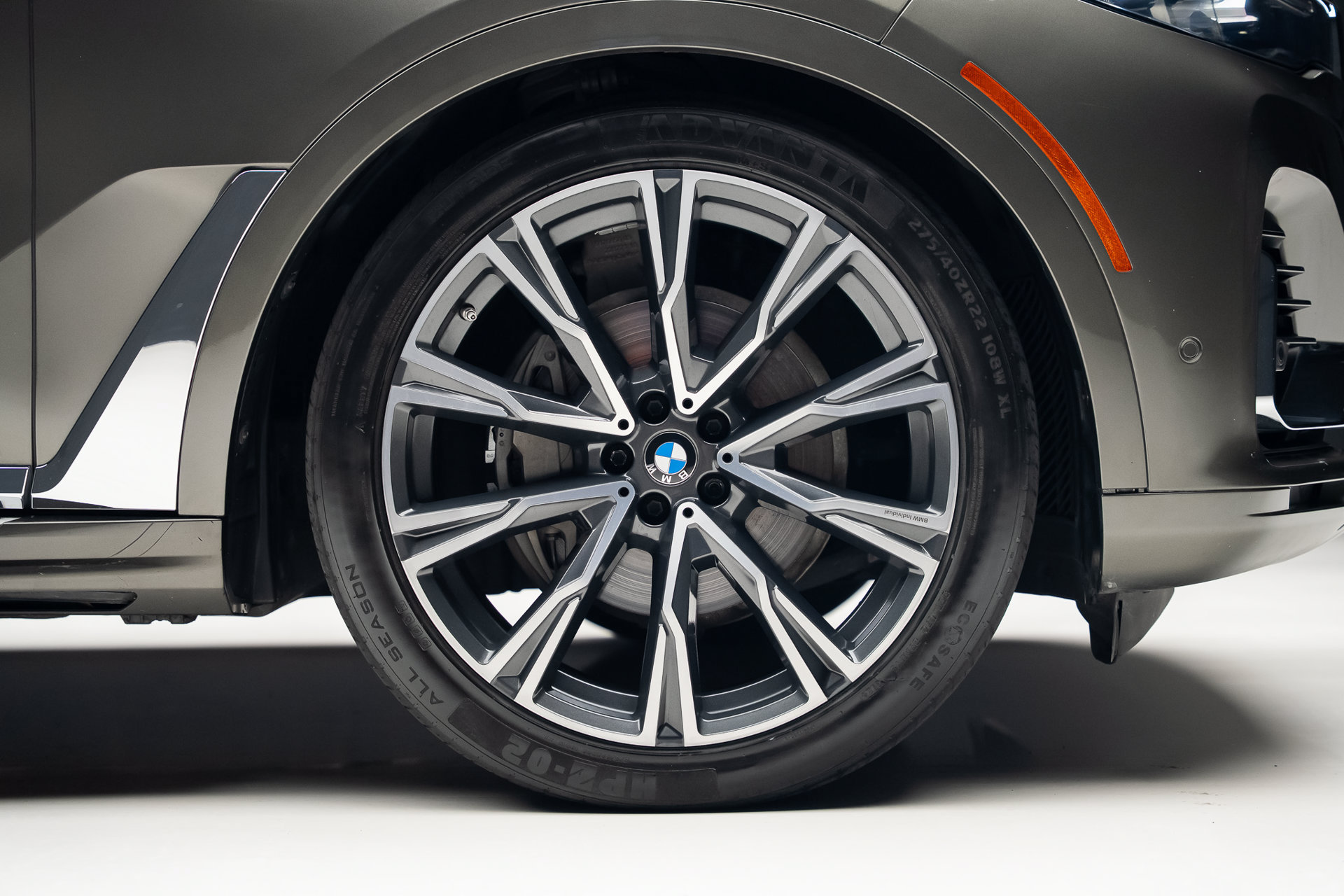 Used 2020 BMW X7 xDrive40i w/ Parking Assistance Package AWD/4WD image 40