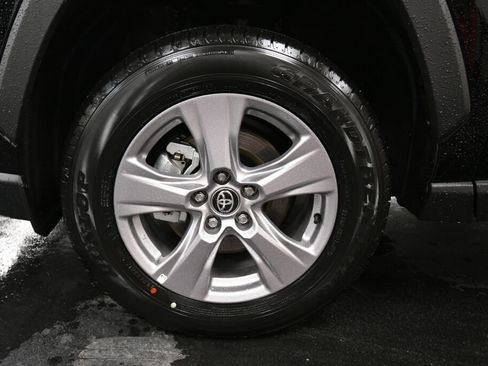 Used 2025 Toyota RAV4 XLE image 34