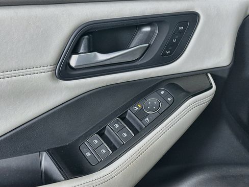 Used 2023 Nissan Rogue SL w/ SL Premium Package FWD image 15