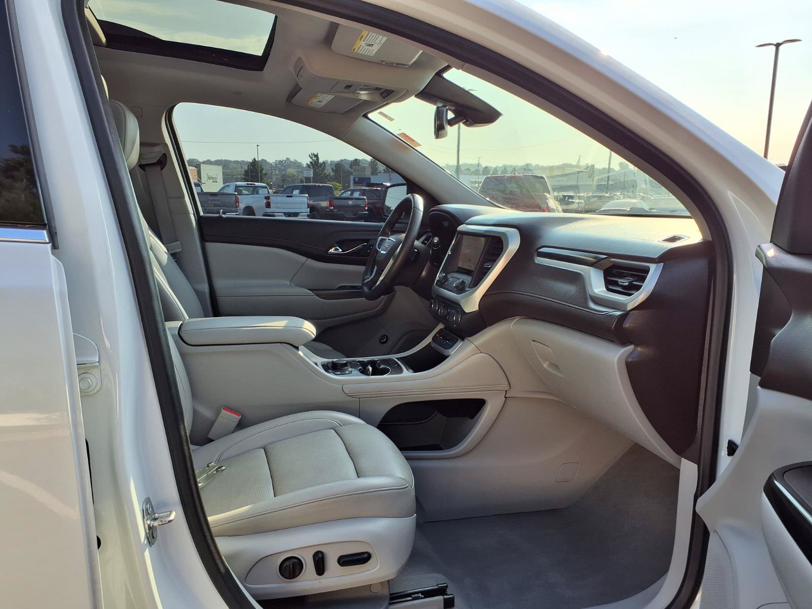 Used 2022 GMC Acadia SLT w/ Preferred Package FWD image 29