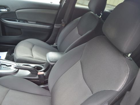Used 2013 Dodge Avenger SE FWD image 14