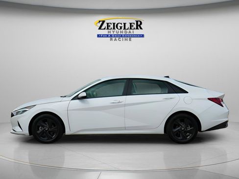 Certified 2023 Hyundai Elantra SEL w/ Cargo Package FWD image 4