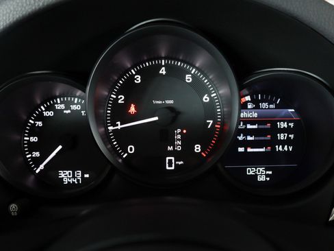 Certified 2023 Porsche Macan AWD/4WD image 15
