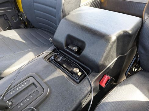 Used 1997 Land Rover Defender 90 AWD/4WD image 23