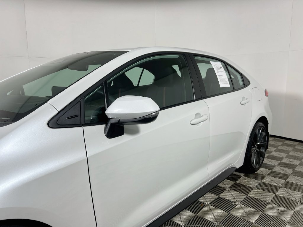 Used 2026 Toyota Corolla SE w/ SE Package FWD image 10