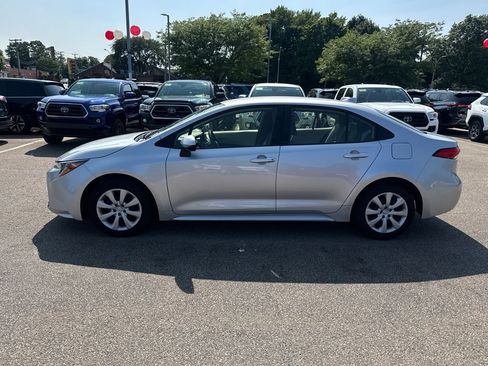 Used 2024 Toyota Corolla LE FWD image 4