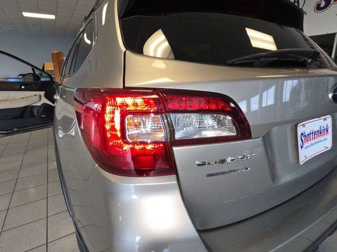Used 2019 Subaru Outback 2.5i Limited image 28