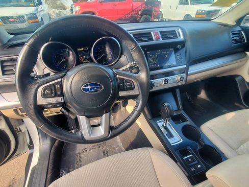 Used 2017 Subaru Outback 2.5i Premium image 9