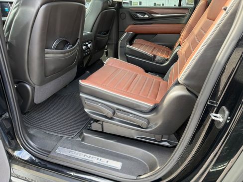 Used 2023 GMC Yukon XL Denali Ultimate image 21