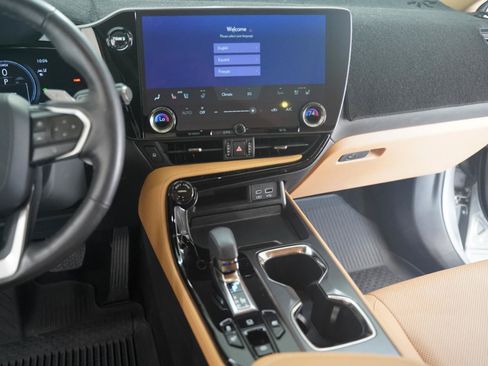 Used 2024 Lexus NX 350h AWD w/ Vision Package image 18
