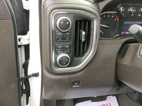 Used 2019 GMC Sierra 1500 SLT w/ X31 Off-Road Package AWD/4WD image 12