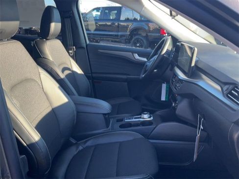 New 2025 Ford Escape SE FWD image 14