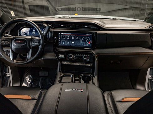 Used 2025 GMC Sierra 2500 AT4 w/ AT4 Premium Plus Package image 19