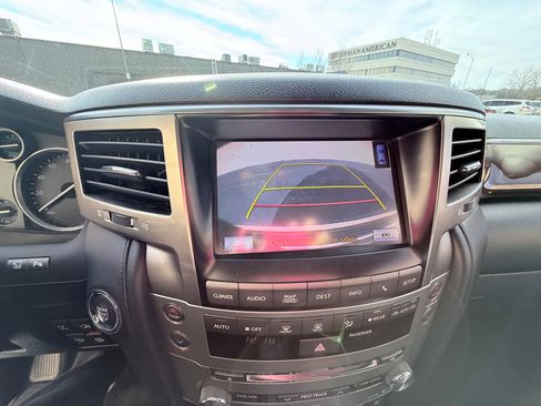 Used 2013 Lexus LX 570 4WD image 16