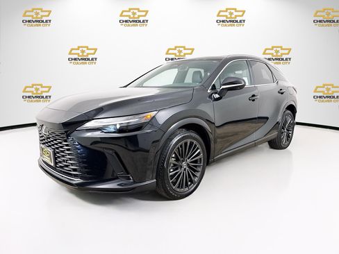 Used 2024 Lexus RX 350 Premium w/ Convenience Package FWD image 3