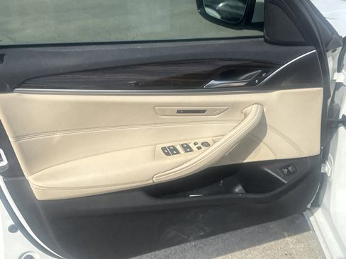 Used 2021 BMW 530i 530i w/ Convenience Package image 3