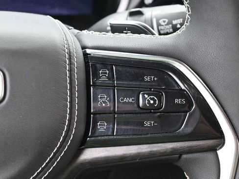 Used 2023 Jeep Grand Cherokee L Overland w/ Luxury Tech Group IV AWD/4WD image 21