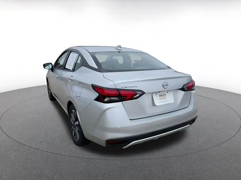 Used 2025 Nissan Versa SV image 11