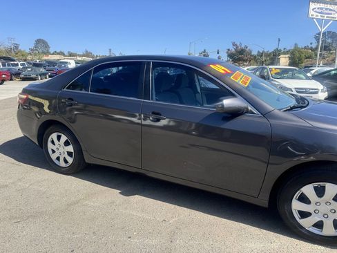 Used 2009 Toyota Camry LE FWD image 12