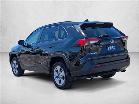Used 2025 Toyota RAV4 XLE FWD image 8