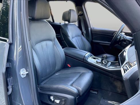 Used 2022 BMW X5 M50i w/ Parking Assistance Package AWD/4WD image 8