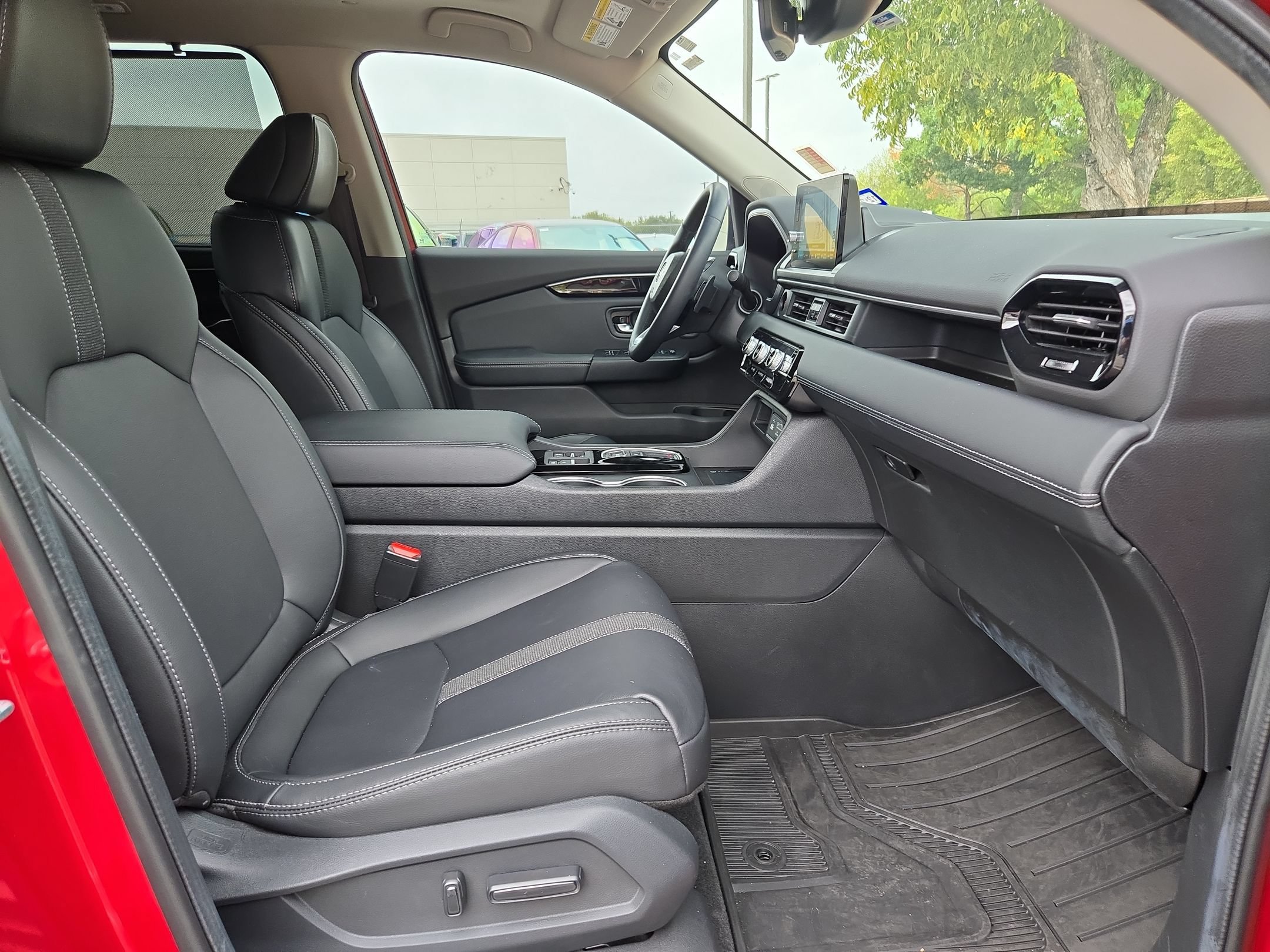 Certified 2024 Honda Pilot Touring image 27