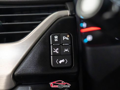 Used 2019 GMC Yukon XL Denali w/ Denali Ultimate Package image 37