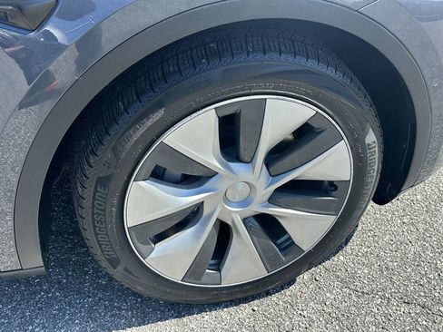 Used 2021 Tesla Model Y Long Range image 14