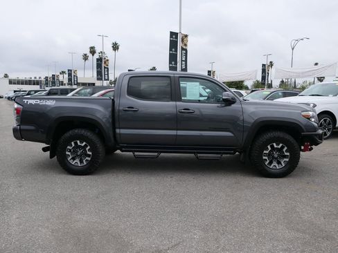 Used 2021 Toyota Tacoma TRD Off-Road image 3